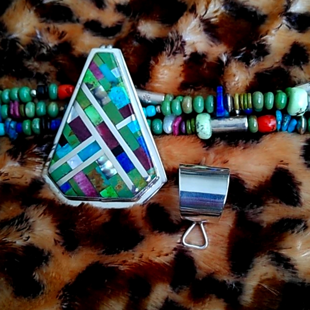 VINTAGE INLAID TURQUOISE PENDENT AND 3 STRAND TORS - Picture 11 of 11